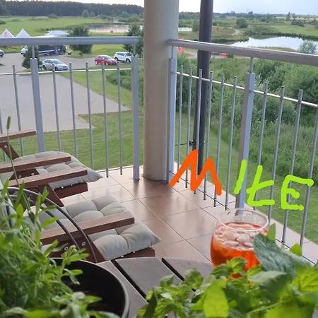 Apartgolf Sobienie Krolewskie Sobienie Szlacheckie Exterior foto