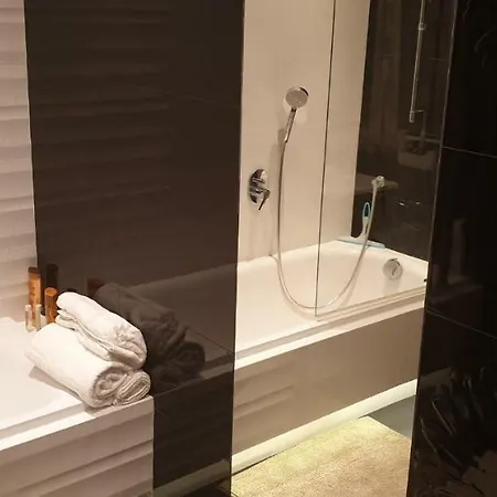 Apartgolf Sobienie Krolewskie Sobienie Szlacheckie Exterior foto