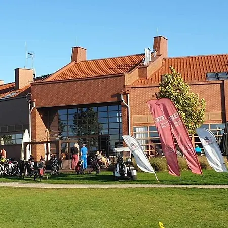 Apartgolf Sobienie Krolewskie Sobienie Szlacheckie Exterior foto