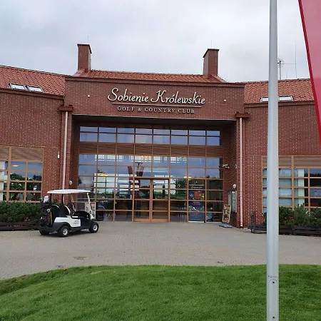 Apartgolf Sobienie Krolewskie Sobienie Szlacheckie Exterior foto