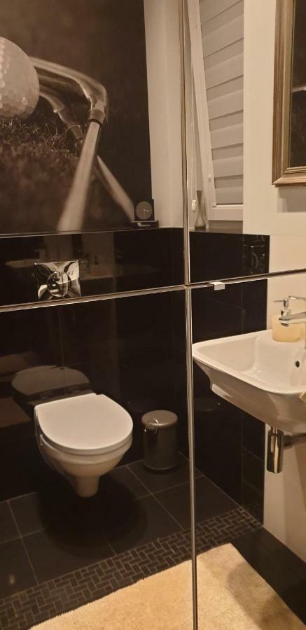 Apartgolf Sobienie Krolewskie Apartment *