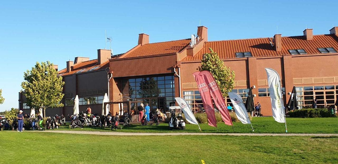 Apartgolf Sobienie Krolewskie Apartment *